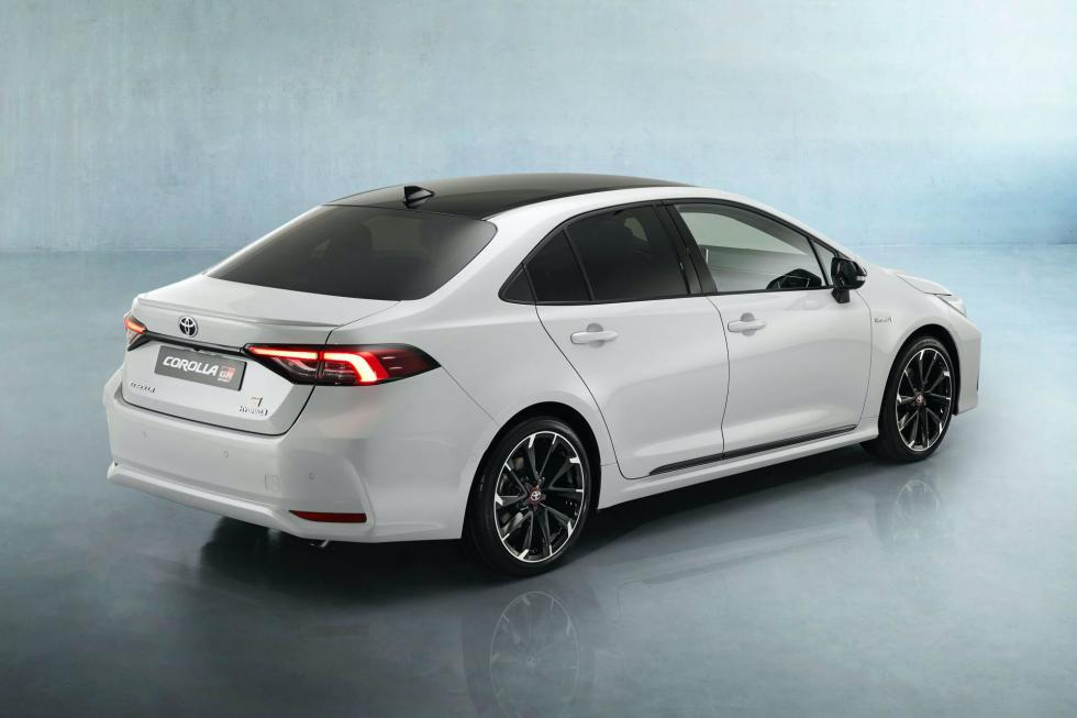 Νέα πιο σπορτίφ Τοyota Corolla sedan GR Sport